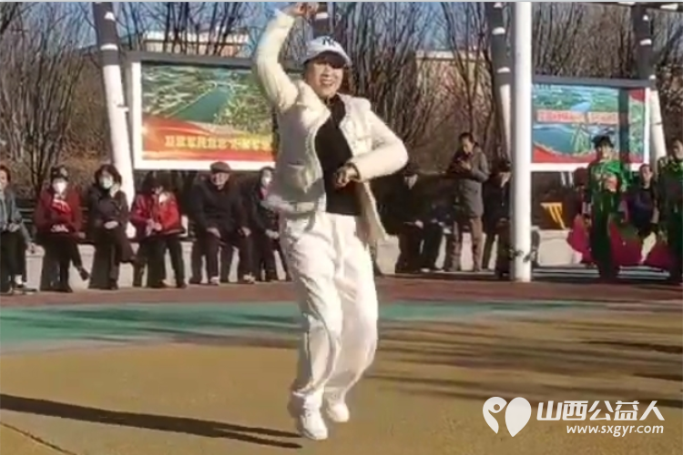 情暖三八节,巾帼绽芳华——山西省广场舞协会忻州广场舞协会庆三八文艺演出圆满成功 - 第8张 - 山西公益人 情暖三八节,巾帼绽芳华——山西省广场舞协会忻州广场舞协会庆三八文艺演出圆满成功 - 第8张