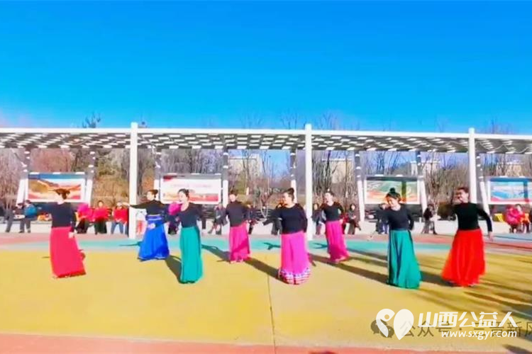 情暖三八节,巾帼绽芳华——山西省广场舞协会忻州广场舞协会庆三八文艺演出圆满成功 - 第11张 - 山西公益人 情暖三八节,巾帼绽芳华——山西省广场舞协会忻州广场舞协会庆三八文艺演出圆满成功 - 第11张