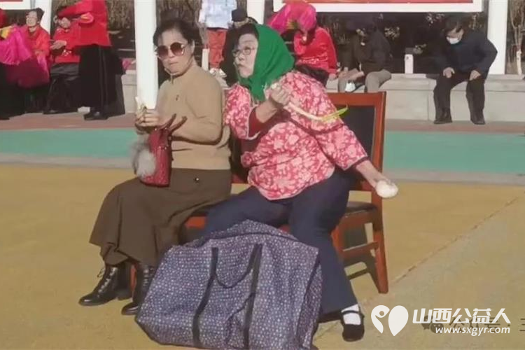 情暖三八节,巾帼绽芳华——山西省广场舞协会忻州广场舞协会庆三八文艺演出圆满成功 - 第10张 - 山西公益人 情暖三八节,巾帼绽芳华——山西省广场舞协会忻州广场舞协会庆三八文艺演出圆满成功 - 第10张