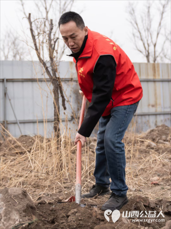 太原市小店区恒善志愿服务中心组织志愿者参加龙年植树活动 - 第5张
