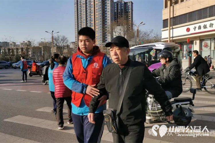 弘扬雷锋精神 汇集志愿力量 3月8日临汾市文明交通志愿者协会持续开展文明交通劝导志愿服务系列活动 - 第5张 - 山西公益人 弘扬雷锋精神 汇集志愿力量 3月8日临汾市文明交通志愿者协会持续开展文明交通劝导志愿服务系列活动 - 第5张
