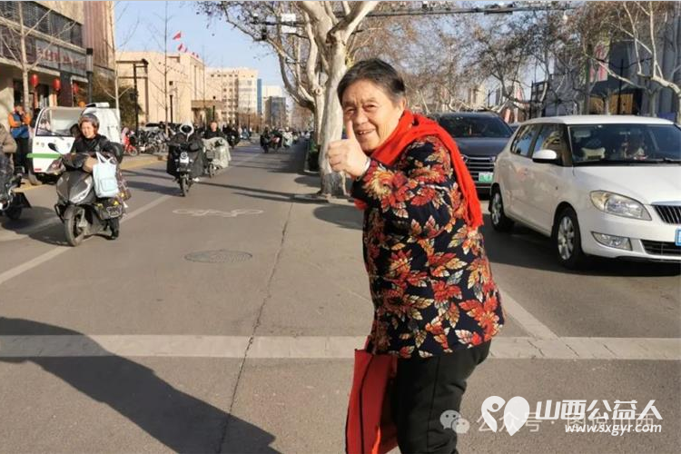弘扬雷锋精神 汇集志愿力量 3月8日临汾市文明交通志愿者协会持续开展文明交通劝导志愿服务系列活动 - 第7张 - 山西公益人 弘扬雷锋精神 汇集志愿力量 3月8日临汾市文明交通志愿者协会持续开展文明交通劝导志愿服务系列活动 - 第7张