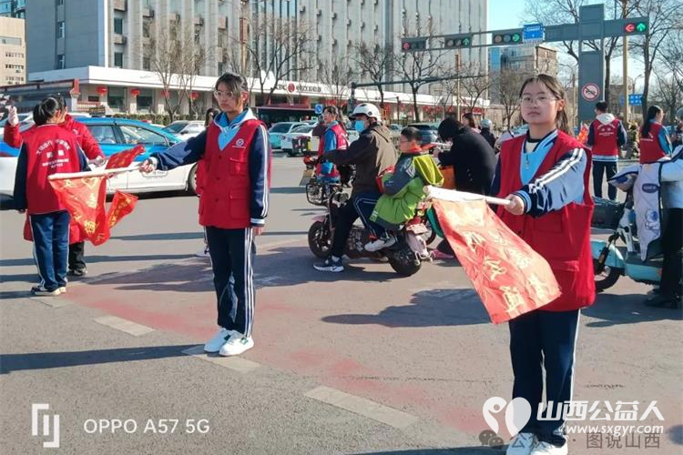 弘扬雷锋精神 汇集志愿力量 3月8日临汾市文明交通志愿者协会持续开展文明交通劝导志愿服务系列活动 - 第8张 - 山西公益人 弘扬雷锋精神 汇集志愿力量 3月8日临汾市文明交通志愿者协会持续开展文明交通劝导志愿服务系列活动 - 第8张