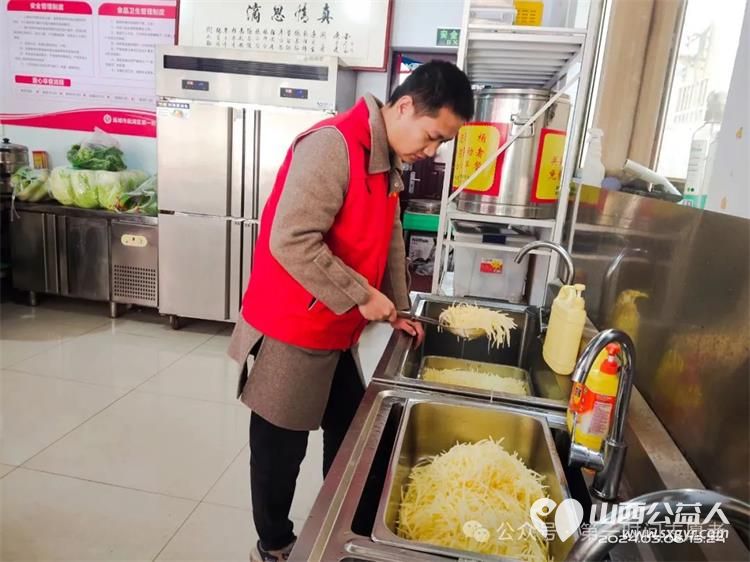 情满三月学雷锋 文明实践我行动运城市盐湖区第一时间志愿者协会开展各类学雷锋志愿服务活动 - 第10张