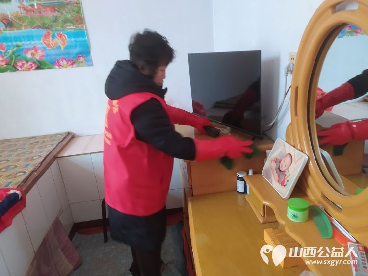 介休市敬老协会敬老爱老助老行动走进绵山镇焦家堡村90岁宋金兰老人家中 - 第8张 - 山西公益人 介休市敬老协会敬老爱老助老行动走进绵山镇焦家堡村90岁宋金兰老人家中 - 第8张