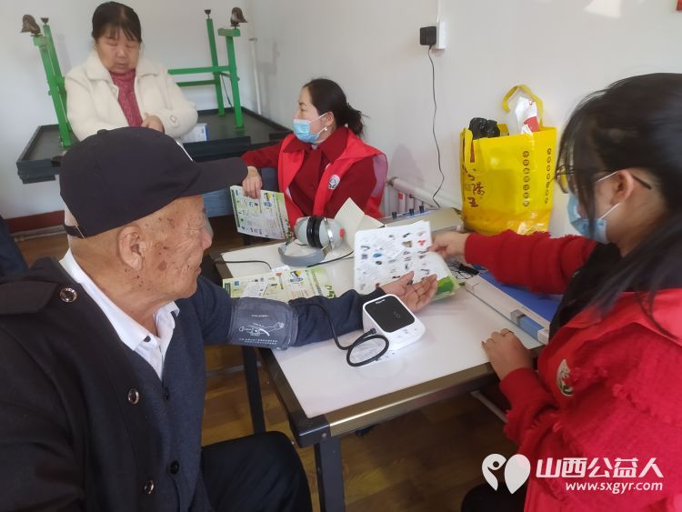 志愿服务进社区健康活动暖人心 介休市敬老协会孝善行活动分别走进北关街道朝阳路社区和福源老年康复服务中心为老人爱心理发义诊 - 第28张 - 山西公益人 志愿服务进社区健康活动暖人心 介休市敬老协会孝善行活动分别走进北关街道朝阳路社区和福源老年康复服务中心为老人爱心理发义诊 - 第28张