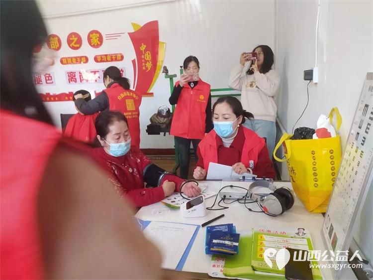 志愿服务进社区健康活动暖人心 介休市敬老协会孝善行活动分别走进北关街道朝阳路社区和福源老年康复服务中心为老人爱心理发义诊 - 第25张 - 山西公益人 志愿服务进社区健康活动暖人心 介休市敬老协会孝善行活动分别走进北关街道朝阳路社区和福源老年康复服务中心为老人爱心理发义诊 - 第25张