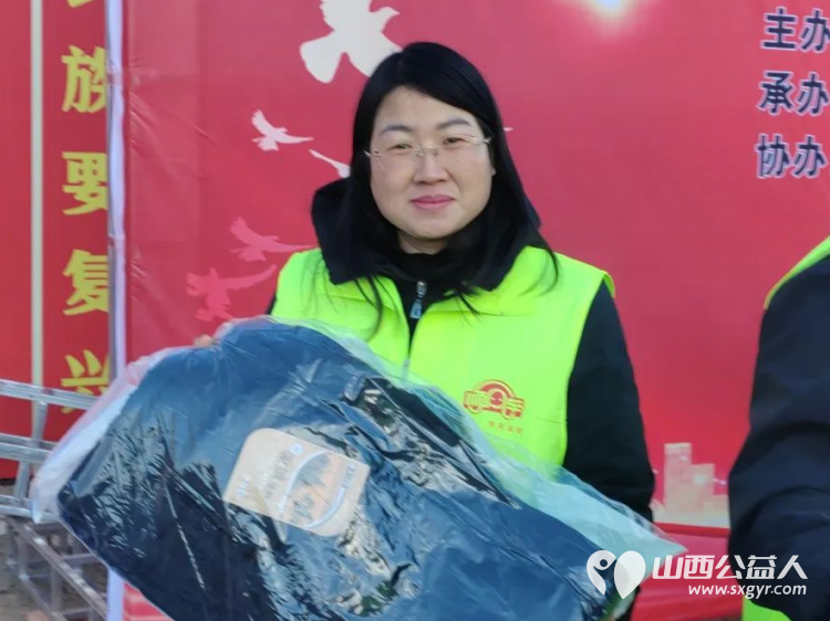 兴县妇女联合会对巾帼志愿者进行了表彰兴县顺风公益联合会5名志愿者受到表彰----志愿者胡凤凤 - 第3张