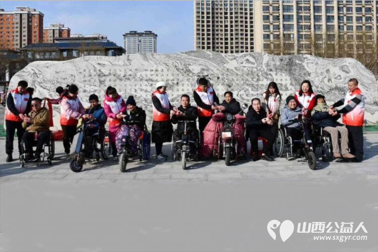 幸福从头开始温暖从心出发 正能量公益山西忻州联络站前往小区为残疾人免费理发并送礼品走访慰问残疾家庭为他们送去温暖和关爱 - 第5张