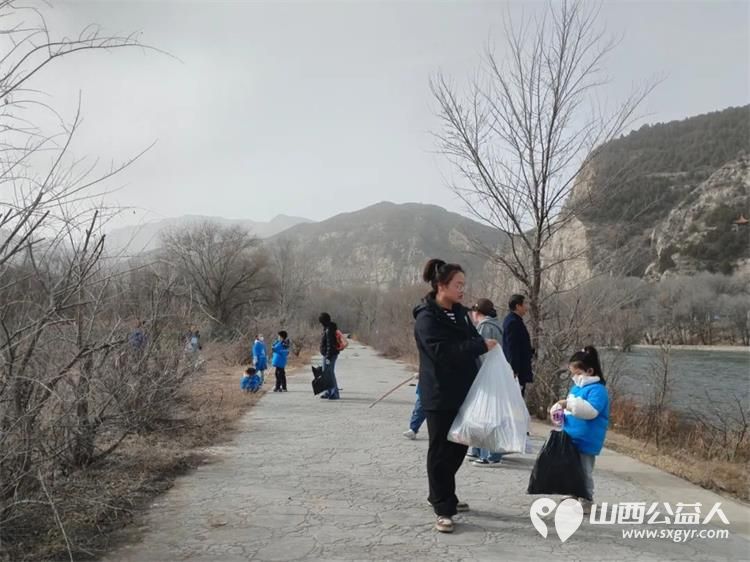绿水青山榜样少年----“救地球、少年行之地球滤芯行动”亲子快乐联盟太原站沿汾河汾泉路沿岸举行了一场环境保护活动 - 第20张