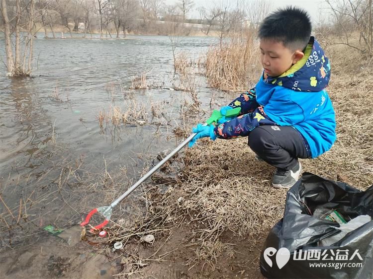 绿水青山榜样少年----“救地球、少年行之地球滤芯行动”亲子快乐联盟太原站沿汾河汾泉路沿岸举行了一场环境保护活动 - 第10张