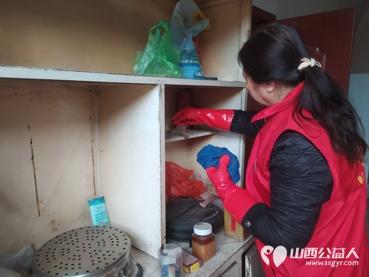 介休市敬老协会敬老爱老助老行动----张兰镇仙台村入户特困老人83岁赵增凤家服务老人 - 第10张 - 山西公益人 介休市敬老协会敬老爱老助老行动----张兰镇仙台村入户特困老人83岁赵增凤家服务老人 - 第10张