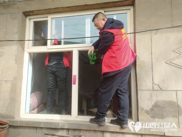 介休市敬老协会敬老爱老助老行动----张兰镇仙台村入户特困老人83岁赵增凤家服务老人 - 第22张 - 山西公益人 介休市敬老协会敬老爱老助老行动----张兰镇仙台村入户特困老人83岁赵增凤家服务老人 - 第22张