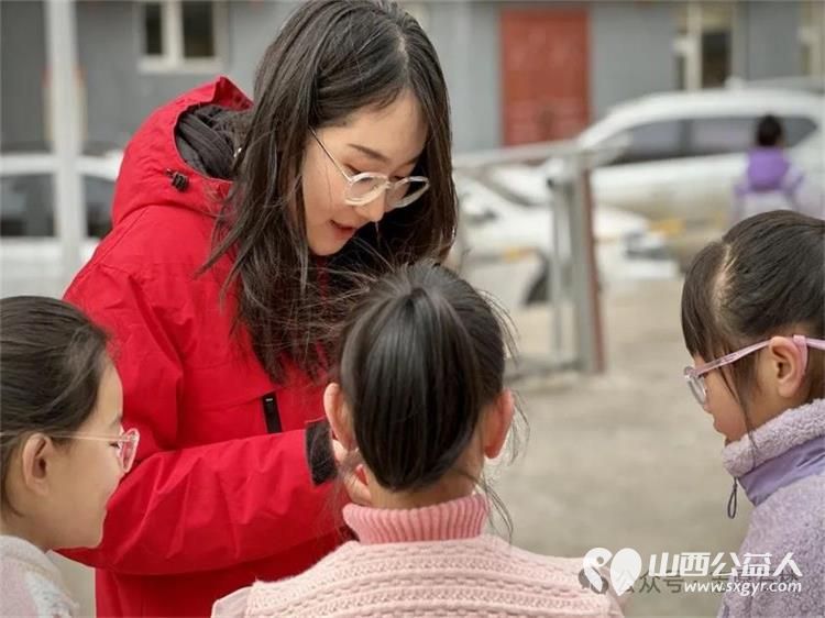 伙伴计划约定的力量 石楼县青年志愿者协会联合山东大学的学生在龙山社区成功举办了一场精彩纷呈的室外游园会活动 - 第22张