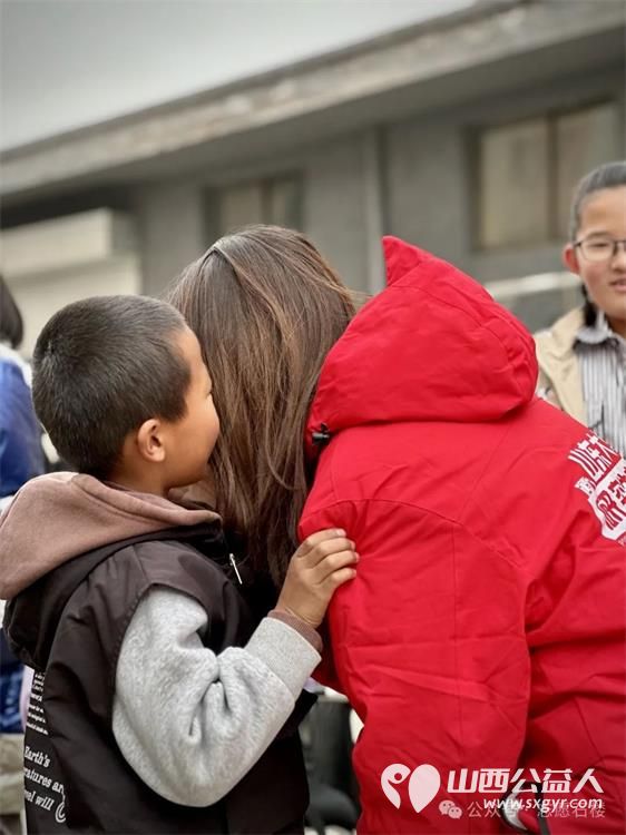 伙伴计划约定的力量 石楼县青年志愿者协会联合山东大学的学生在龙山社区成功举办了一场精彩纷呈的室外游园会活动 - 第29张