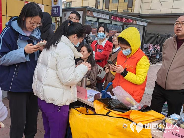 龙城义工联合尖草坪区汇丰街道乾泽园社区及自闭症大龄青年群体开展义卖、捐衣服书籍、学雷锋宣传活动 - 第12张 - 山西公益人 龙城义工联合尖草坪区汇丰街道乾泽园社区及自闭症大龄青年群体开展义卖、捐衣服书籍、学雷锋宣传活动 - 第12张