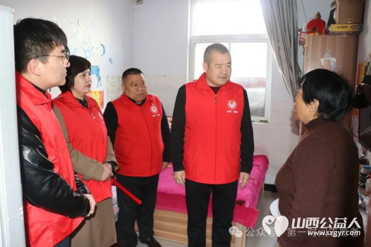 让爱的声音听得见----盐湖区第一时间志愿者协会赴爱的分贝听障儿童家庭走访 - 第1张