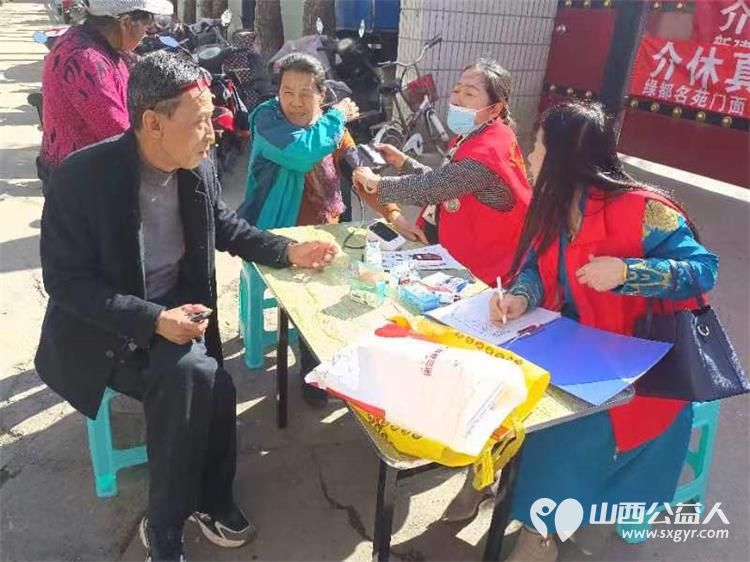 志愿服务进社区健康活动暖人心----介休市敬老协会西关街道文明北街社区为社区居民爱心理发、测量血压、测血糖、贴眼贴、测视力等 - 第15张 - 山西公益人 志愿服务进社区健康活动暖人心----介休市敬老协会西关街道文明北街社区为社区居民爱心理发、测量血压、测血糖、贴眼贴、测视力等 - 第15张