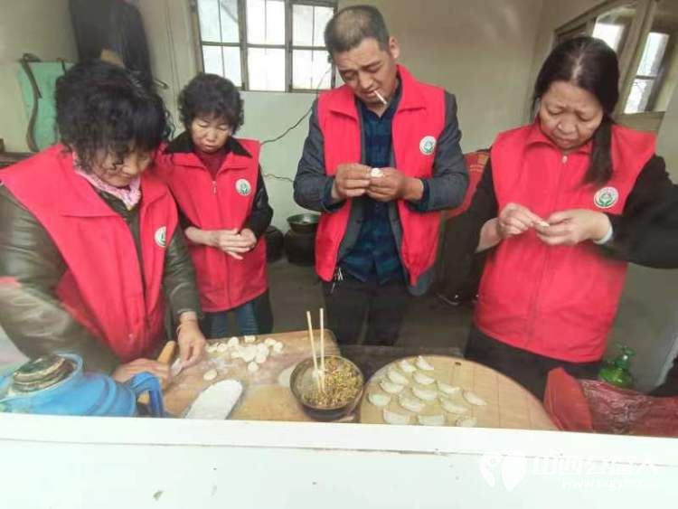 介休市敬老协会敬老爱老助老行动去义棠镇北角头村入户84岁特困老人高明亮家中 - 第13张 - 山西公益人 介休市敬老协会敬老爱老助老行动去义棠镇北角头村入户84岁特困老人高明亮家中 - 第13张