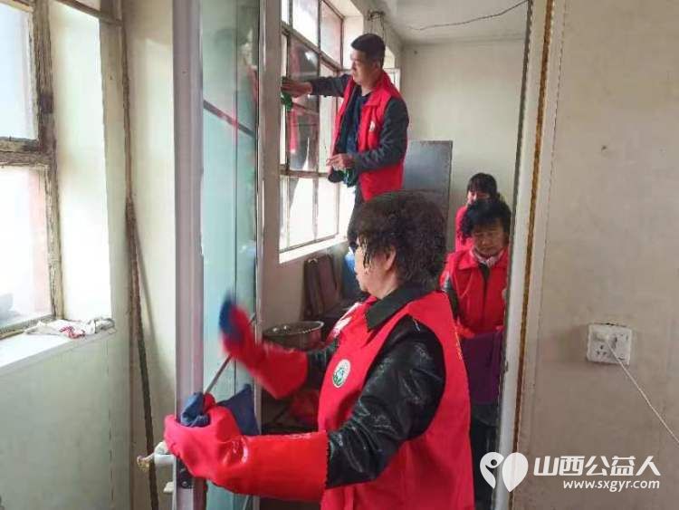 介休市敬老协会敬老爱老助老行动去义棠镇北角头村入户84岁特困老人高明亮家中 - 第7张 - 山西公益人 介休市敬老协会敬老爱老助老行动去义棠镇北角头村入户84岁特困老人高明亮家中 - 第7张