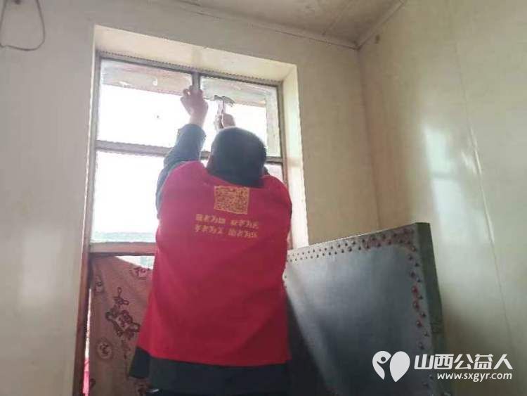 介休市敬老协会敬老爱老助老行动去义棠镇北角头村入户84岁特困老人高明亮家中 - 第6张 - 山西公益人 介休市敬老协会敬老爱老助老行动去义棠镇北角头村入户84岁特困老人高明亮家中 - 第6张