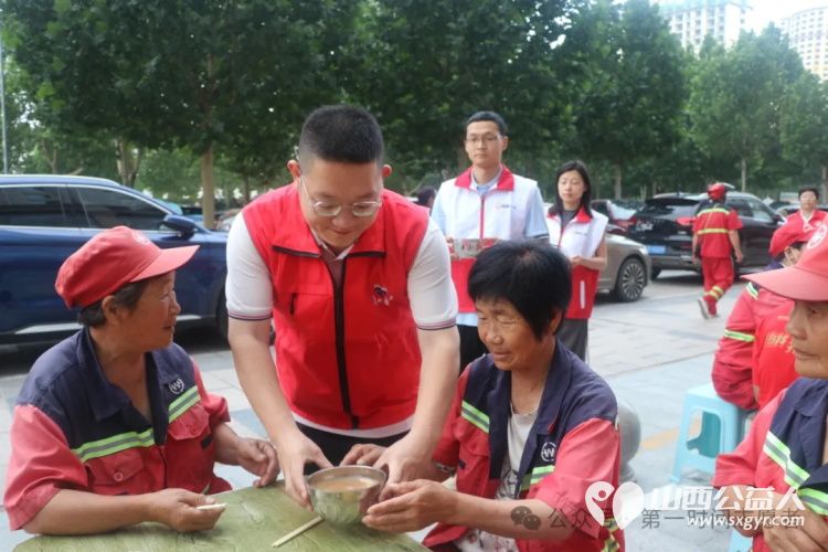 运城市盐湖区第一时间志愿者协会联合贵州茅台运城专卖店爱心包粥以实际行动践行企业社会责任传递温暖 - 第6张