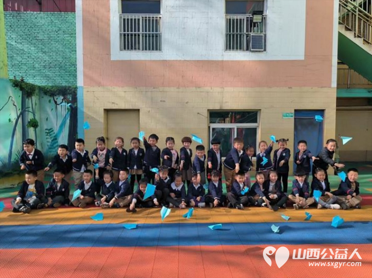 吕梁市离石区青年志愿者协会联合吕梁弘益心青年服务中心在莲花池公园共同为心青年策划了一场温馨而特别的活动 - 第3张