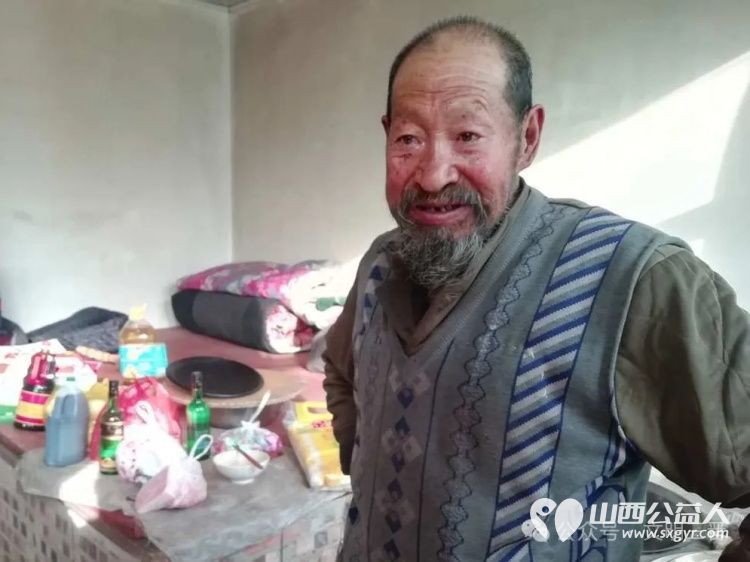 春暖三月学雷锋情暖孤寡老人心，忻州春晖公益活动站志愿者前往忻府区三交镇赤水村关爱孤寡老人为老人们送上了诚挚的关爱和爱心物资 - 第11张