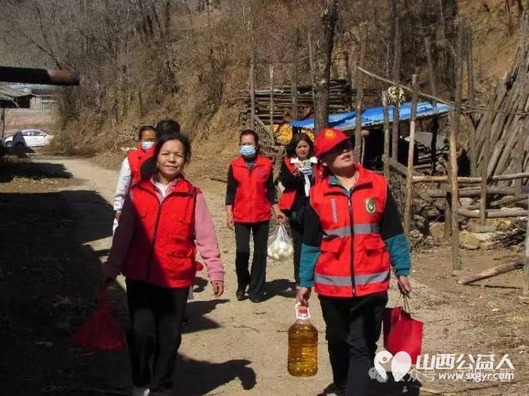 春暖三月学雷锋情暖孤寡老人心，忻州春晖公益活动站志愿者前往忻府区三交镇赤水村关爱孤寡老人为老人们送上了诚挚的关爱和爱心物资 - 第3张