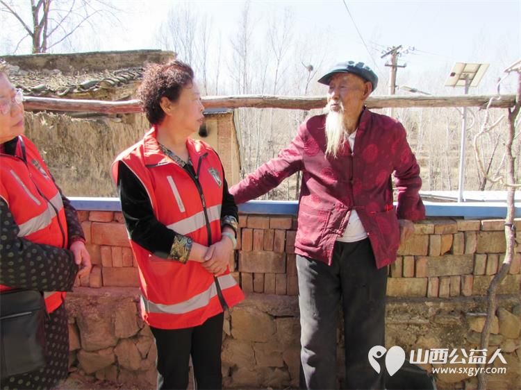 春暖三月学雷锋情暖孤寡老人心，忻州春晖公益活动站志愿者前往忻府区三交镇赤水村关爱孤寡老人为老人们送上了诚挚的关爱和爱心物资 - 第13张