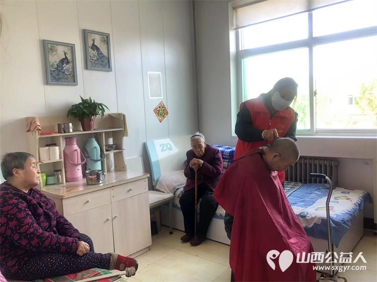 长治市阳光困境儿童帮扶协会携爱心商家赴潞洲区南山田园敬老院开展志愿服务活动 - 第4张 - 山西公益人 长治市阳光困境儿童帮扶协会携爱心商家赴潞洲区南山田园敬老院开展志愿服务活动 - 第4张