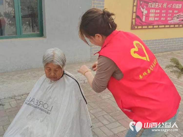 娄烦县青年志愿者协会在娄烦县静游镇西六度村开展志愿服务活动 - 第3张