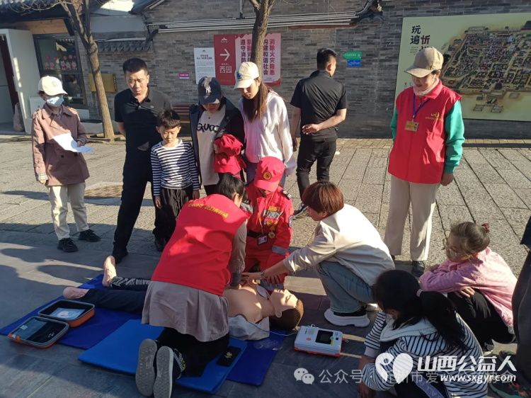 “爱心义剪进古城,一言一行靓秀容”忻州市爱心公益协会学雷锋月系列活动 - 第9张 - 山西公益人 “爱心义剪进古城,一言一行靓秀容”忻州市爱心公益协会学雷锋月系列活动 - 第9张