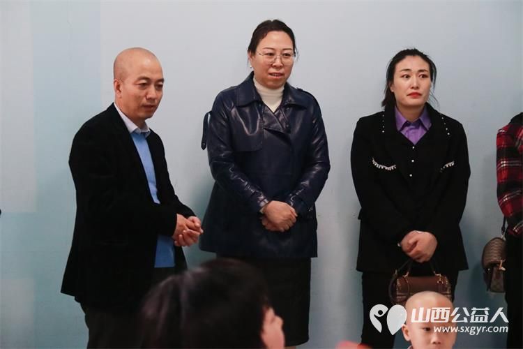 山西省职业技能鉴定中心来太原市灵星孤独症中心看望孩子们陪伴孩子们的康复训练 - 第2张 - 山西公益人 山西省职业技能鉴定中心来太原市灵星孤独症中心看望孩子们陪伴孩子们的康复训练 - 第2张