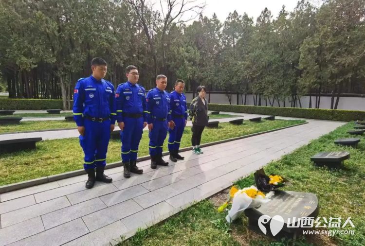 崇尚英雄缅怀革命先烈丨长治蓝天救援队到太行太岳烈士陵园开展“清明祭英烈”活动 - 第4张