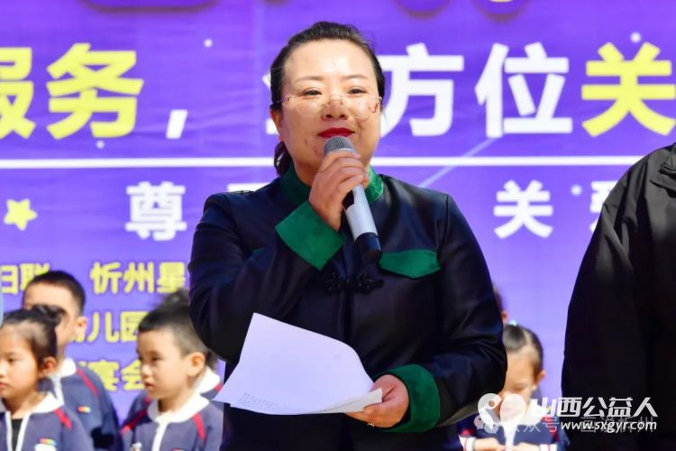 全生涯服务全方位关爱,忻州市妇联关爱孤独儿童主题宣传活动在日月广场举行 - 第3张 - 山西公益人 全生涯服务全方位关爱,忻州市妇联关爱孤独儿童主题宣传活动在日月广场举行 - 第3张