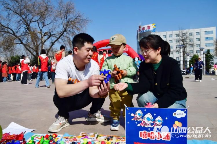 全生涯服务全方位关爱,忻州市妇联关爱孤独儿童主题宣传活动在日月广场举行 - 第9张 - 山西公益人 全生涯服务全方位关爱,忻州市妇联关爱孤独儿童主题宣传活动在日月广场举行 - 第9张