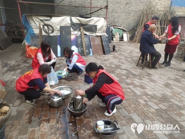 介休市敬老协会志愿者走进洪山镇上曹麻村88岁特困老人胡有宁家送温暖活动 - 第31张 - 山西公益人 介休市敬老协会志愿者走进洪山镇上曹麻村88岁特困老人胡有宁家送温暖活动 - 第31张
