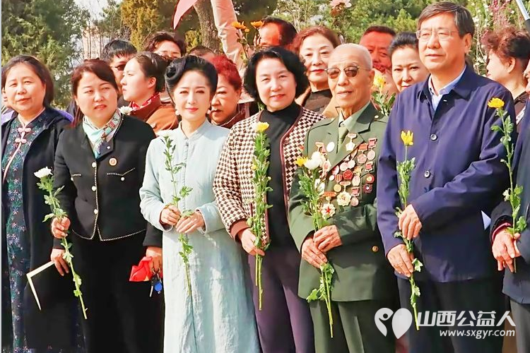 太原市传统文化研究会太原市关爱下一代志愿者协会联合省城十多家社会团体开展祭奠英烈活动 - 第27张 - 山西公益人 太原市传统文化研究会太原市关爱下一代志愿者协会联合省城十多家社会团体开展祭奠英烈活动 - 第27张