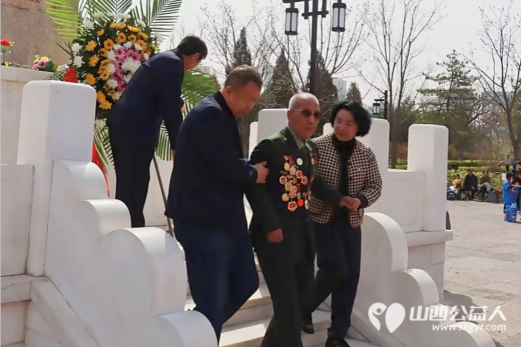 太原市传统文化研究会太原市关爱下一代志愿者协会联合省城十多家社会团体开展祭奠英烈活动 - 第26张 - 山西公益人 太原市传统文化研究会太原市关爱下一代志愿者协会联合省城十多家社会团体开展祭奠英烈活动 - 第26张