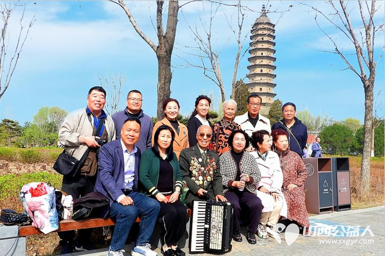 太原市传统文化研究会太原市关爱下一代志愿者协会联合省城十多家社会团体开展祭奠英烈活动 - 第17张 - 山西公益人 太原市传统文化研究会太原市关爱下一代志愿者协会联合省城十多家社会团体开展祭奠英烈活动 - 第17张