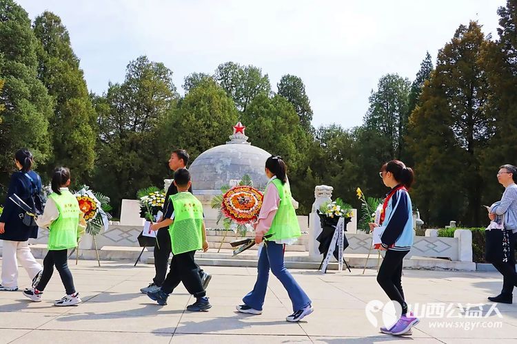 太原市传统文化研究会太原市关爱下一代志愿者协会联合省城十多家社会团体开展祭奠英烈活动 - 第35张 - 山西公益人 太原市传统文化研究会太原市关爱下一代志愿者协会联合省城十多家社会团体开展祭奠英烈活动 - 第35张
