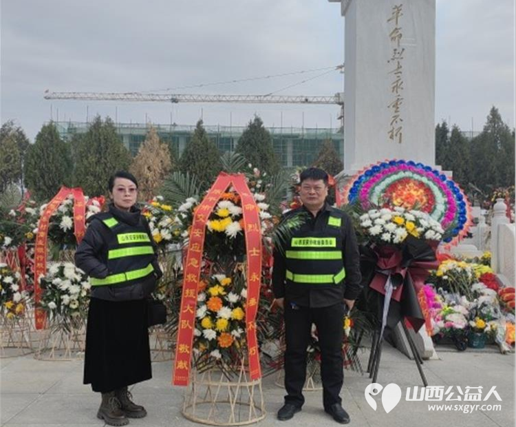 缅怀革命先烈传承红色基因 原平市交安应急救援大队来到文殊庄烈士陵园开展清明节祭奠英烈活动 - 第4张 - 山西公益人 缅怀革命先烈传承红色基因 原平市交安应急救援大队来到文殊庄烈士陵园开展清明节祭奠英烈活动 - 第4张