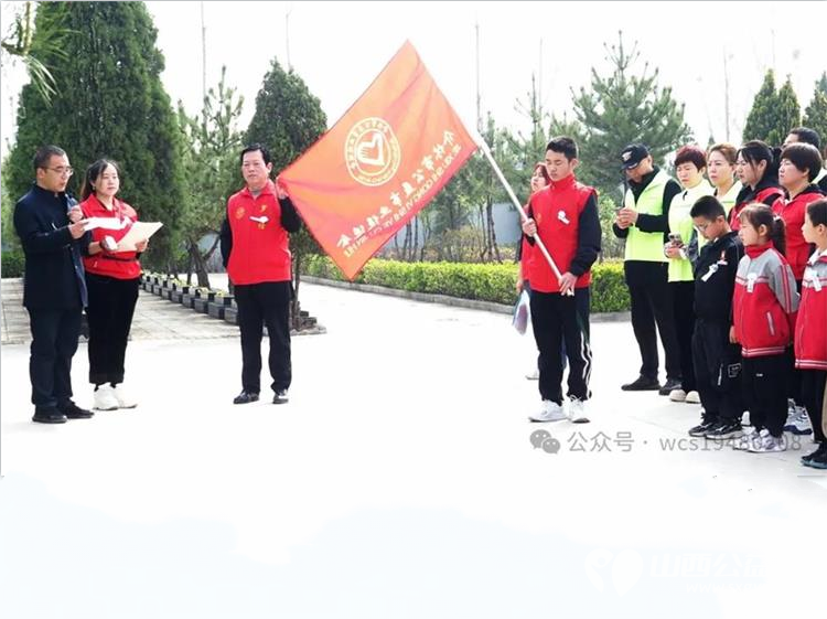 中共介休市公益事业促进会联合文明北街社区党支部于2024年清明节到介休烈士陵园扫墓 - 第11张 - 山西公益人 中共介休市公益事业促进会联合文明北街社区党支部于2024年清明节到介休烈士陵园扫墓 - 第11张