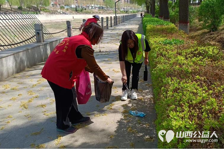 文水县爱心帮扶志愿者协会开展倾心同护文峪河携手共创文水城的文明志愿活动 - 第6张