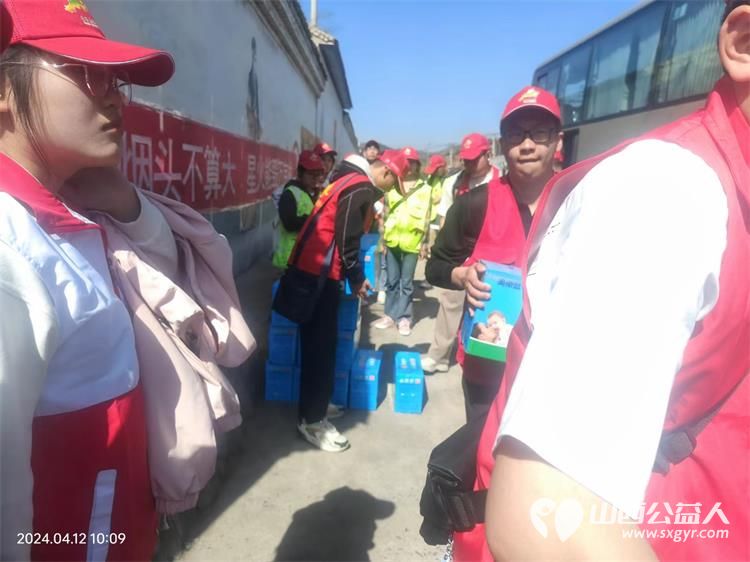 晋中市青暖童心关爱困境青少年志愿服务活动走进和顺县仪城村赠送学习用品 - 第5张