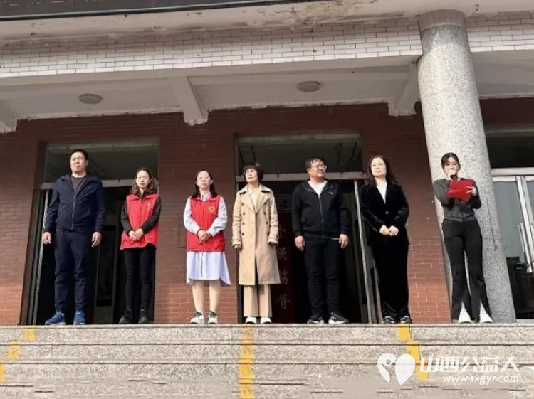 吕梁市离石区青年志愿者协会在水西小学发放720个水杯，带给孩子们五彩斑斓的爱 - 第4张