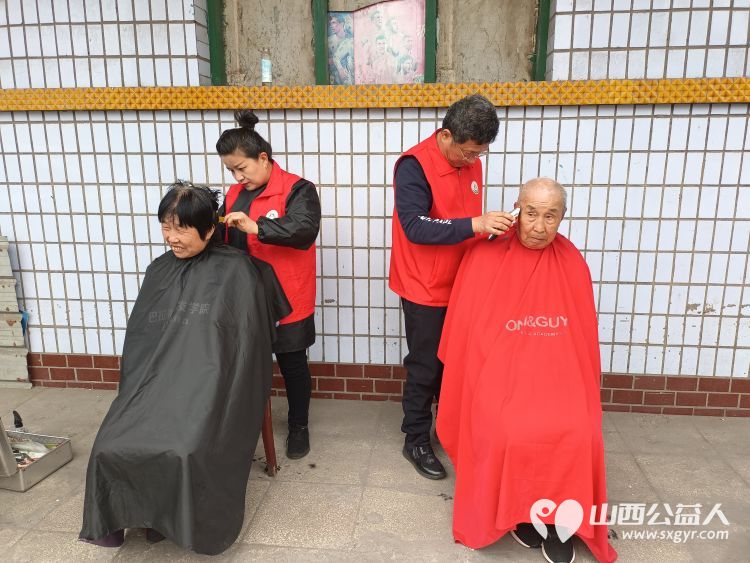 介休市敬老协会在洪山镇北两水村举办“孝善行”之敬老爱老助老行动 - 第30张 - 山西公益人 介休市敬老协会在洪山镇北两水村举办“孝善行”之敬老爱老助老行动 - 第30张
