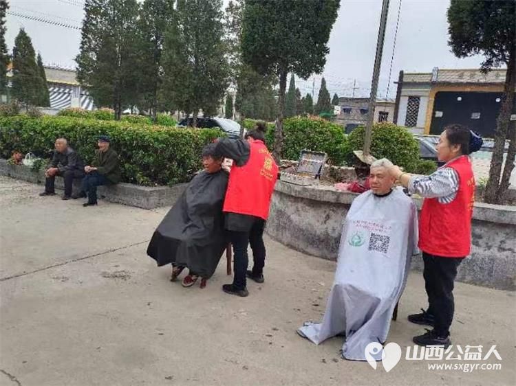 介休市敬老协会在洪山镇北两水村举办“孝善行”之敬老爱老助老行动 - 第8张 - 山西公益人 介休市敬老协会在洪山镇北两水村举办“孝善行”之敬老爱老助老行动 - 第8张