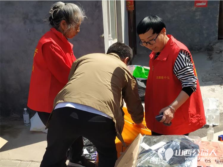 情系困境儿童爱心温暖捐助 太原市志愿者小分队募集到的各种鞋子打包发给贫困学生 - 第11张